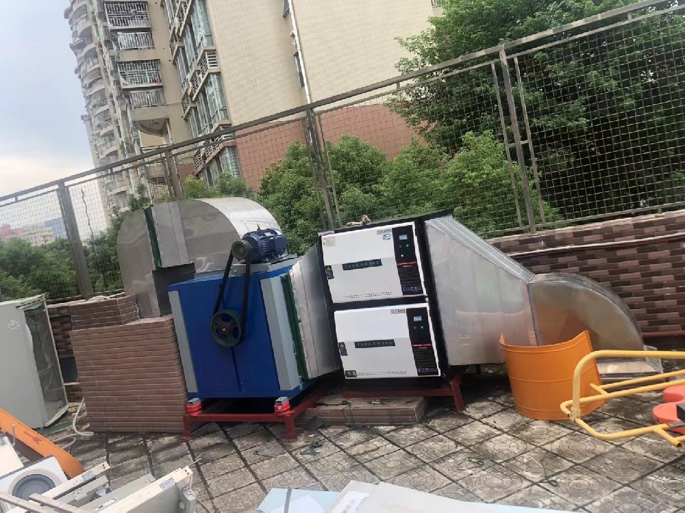 餐飲業務煥新，推薦知名油煙凈化器品牌，為餐廳打造高品質廚房環境